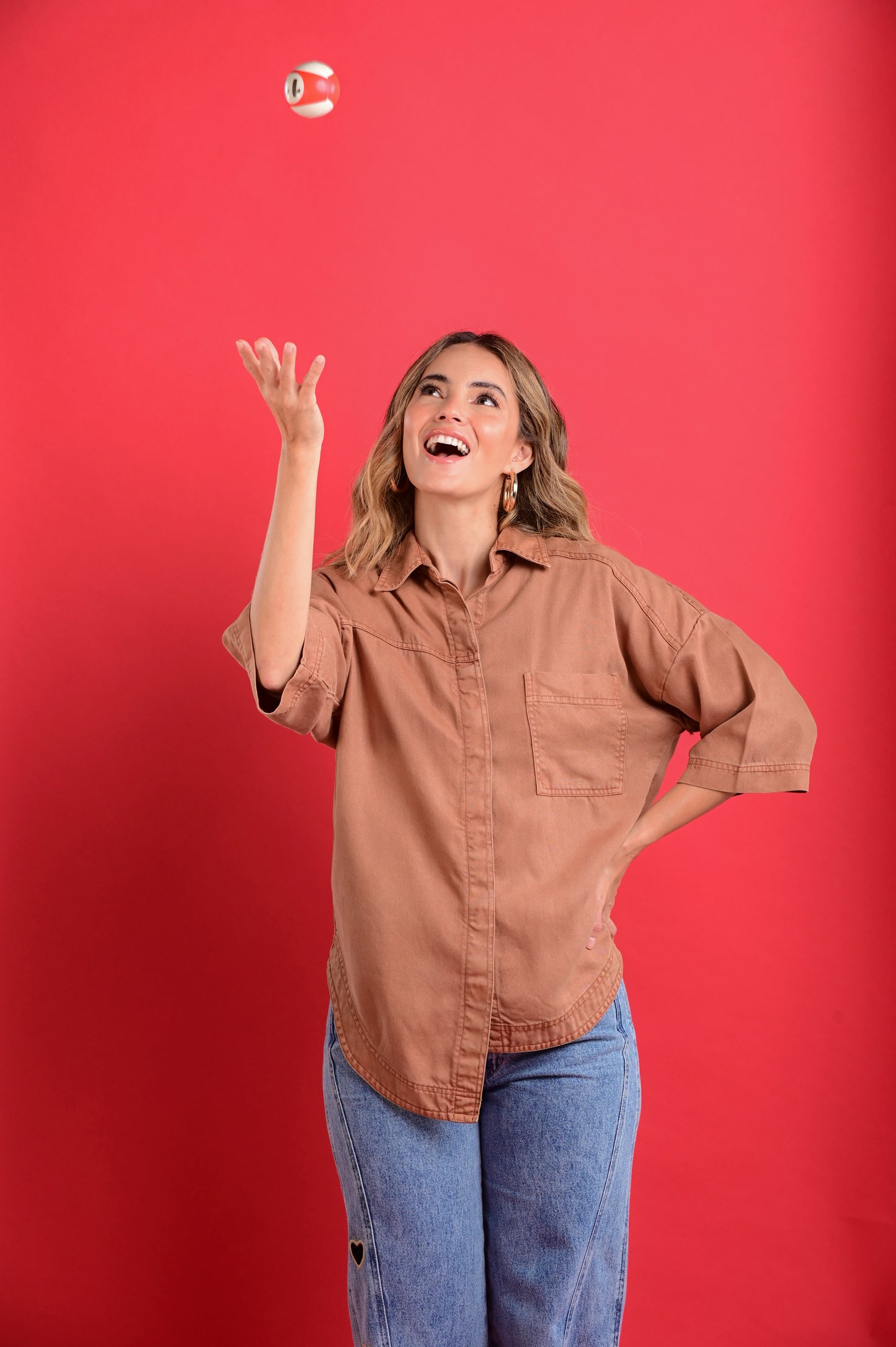 SOBRECAMISA MANGA CORTA DISEÑO ASIMÉTRICO BORDADA