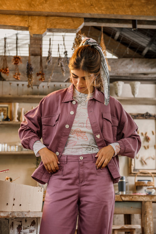 SOBRECAMISA BORDADA CON BOLSILLOS DELANTEROS