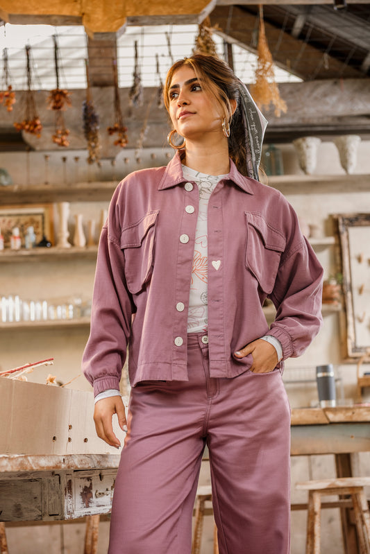 SOBRECAMISA BORDADA CON BOLSILLOS DELANTEROS