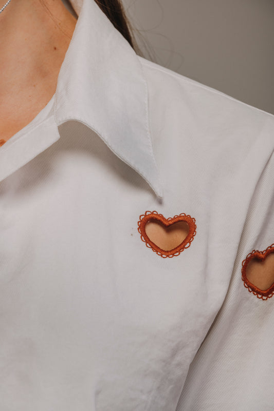 CAMISA CORAZONES ABIERTOS