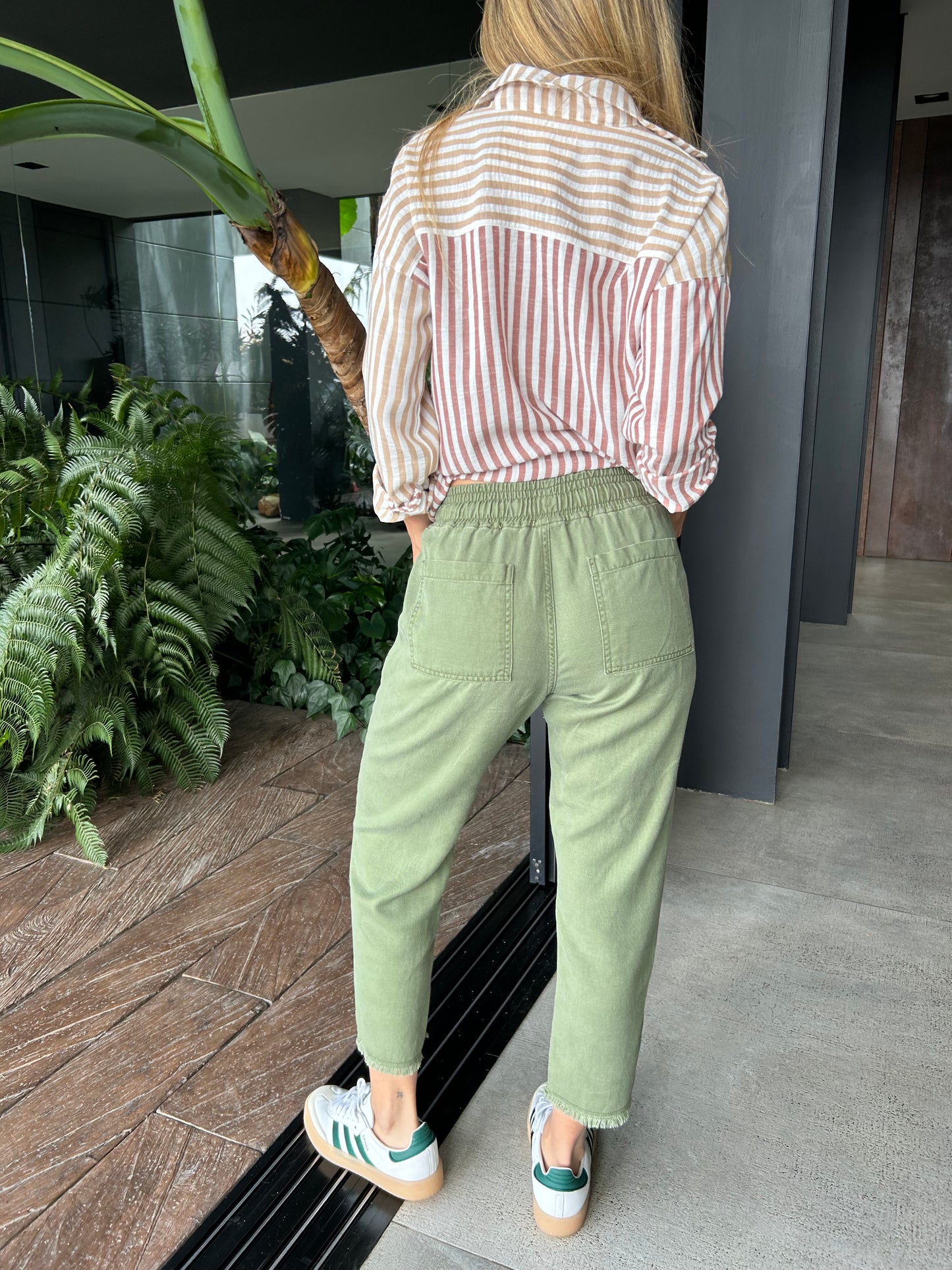 PANTALÓN COMFORT - MOM FIT