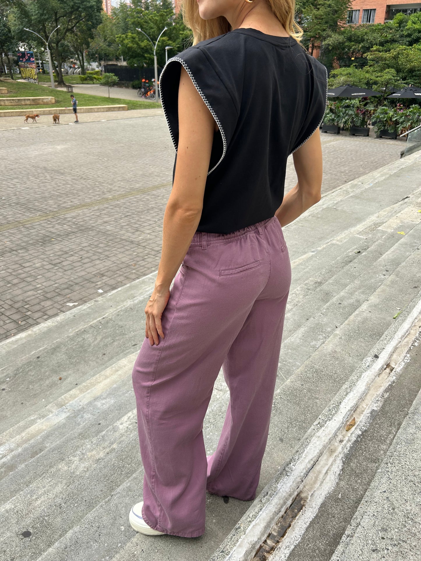 PANTALÓN BOTA AMPLIA
