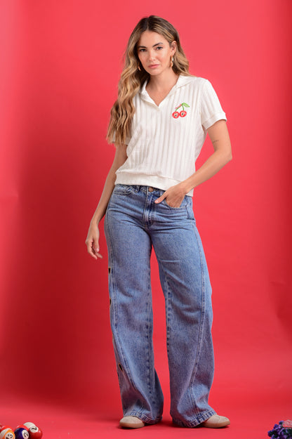 WIDE LEG JEANS CON BORDADOS CORAZÓN