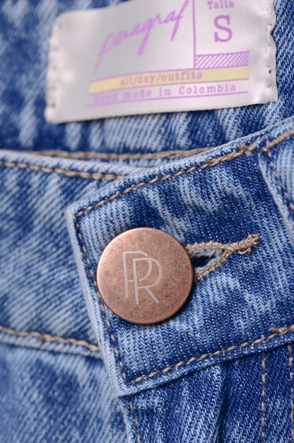 WIDE LEG JEANS CON BORDADOS CORAZÓN