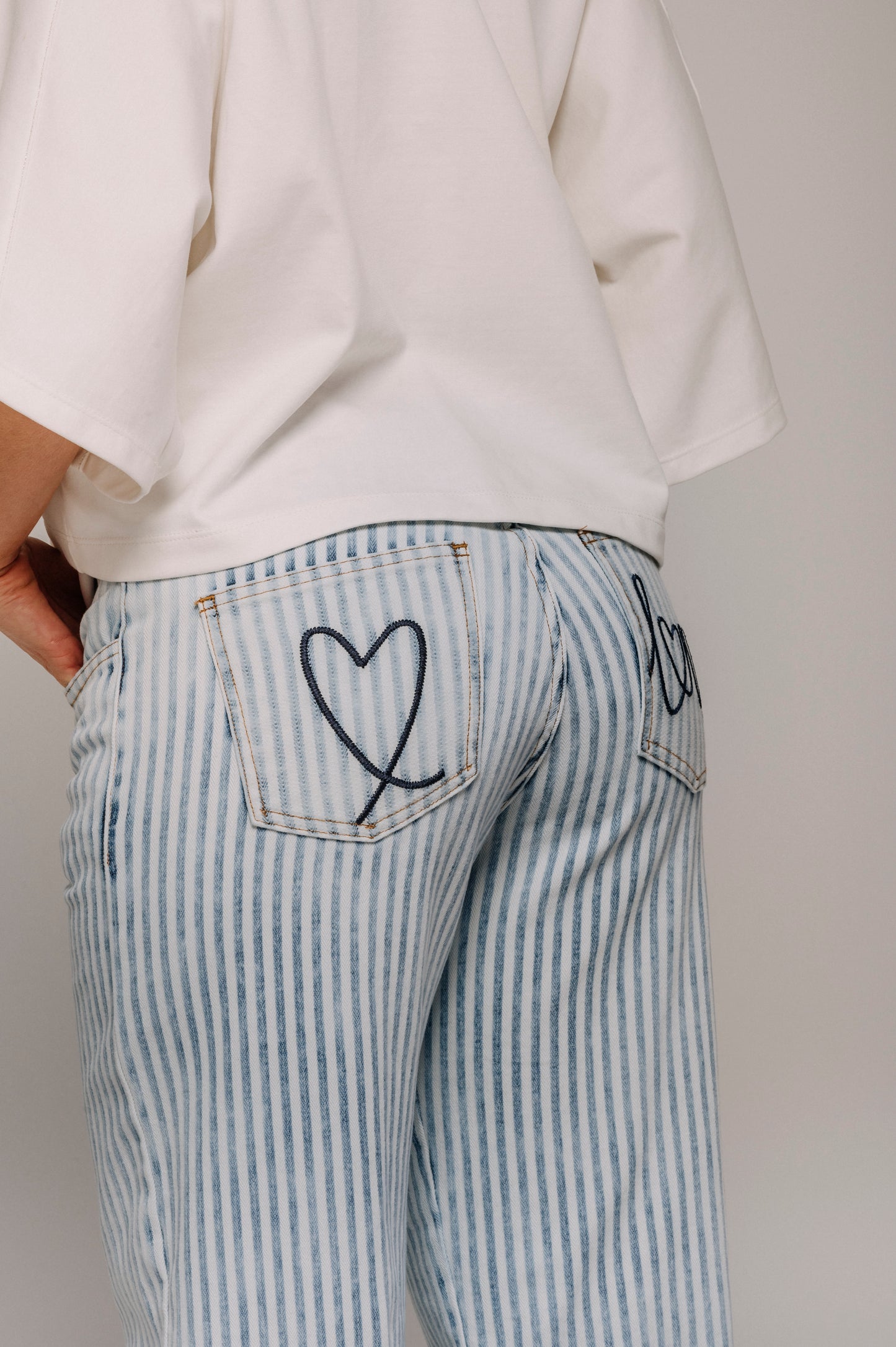 JEAN RAYAS BORDADO LOVE