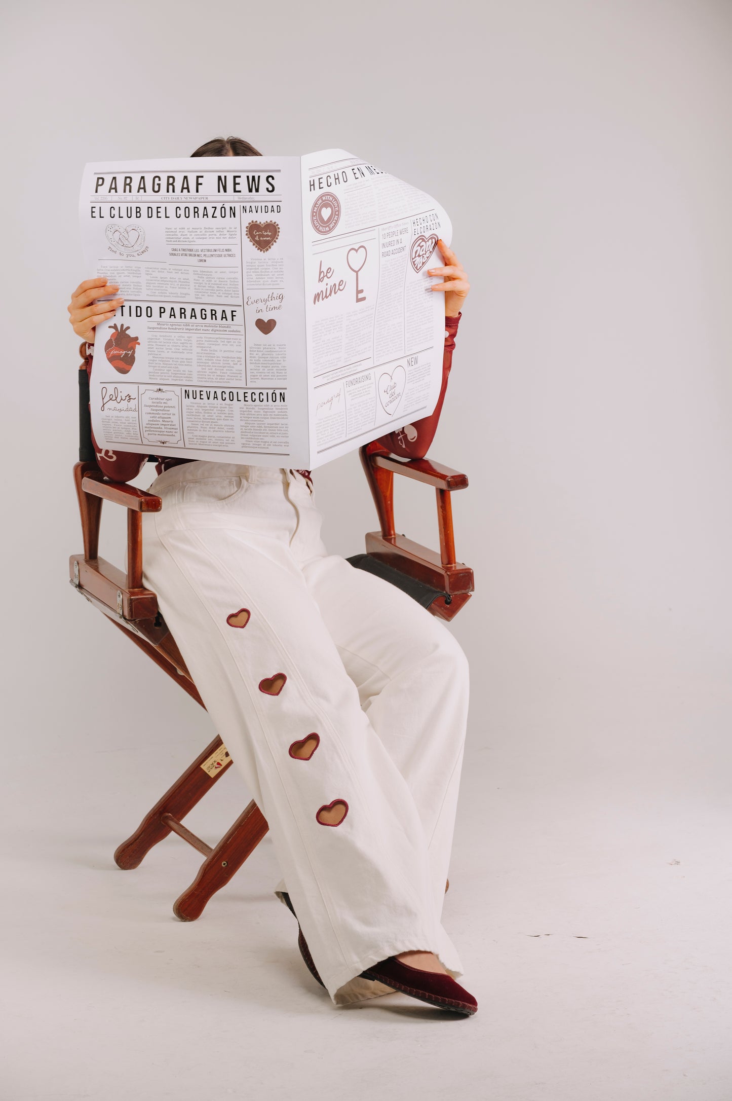 WIDE LEG JEANS CON BORDADOS CORAZÓN