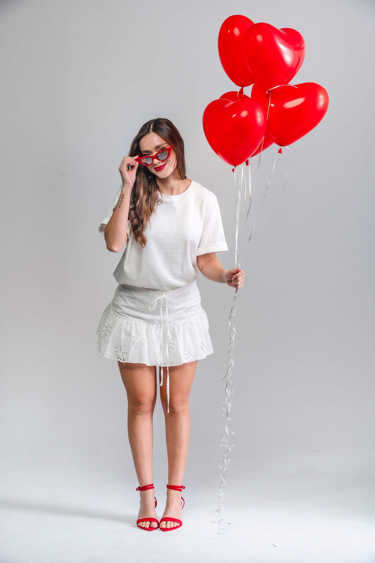 CAMISETA CUELLO REDONDO CORAZON LAZO