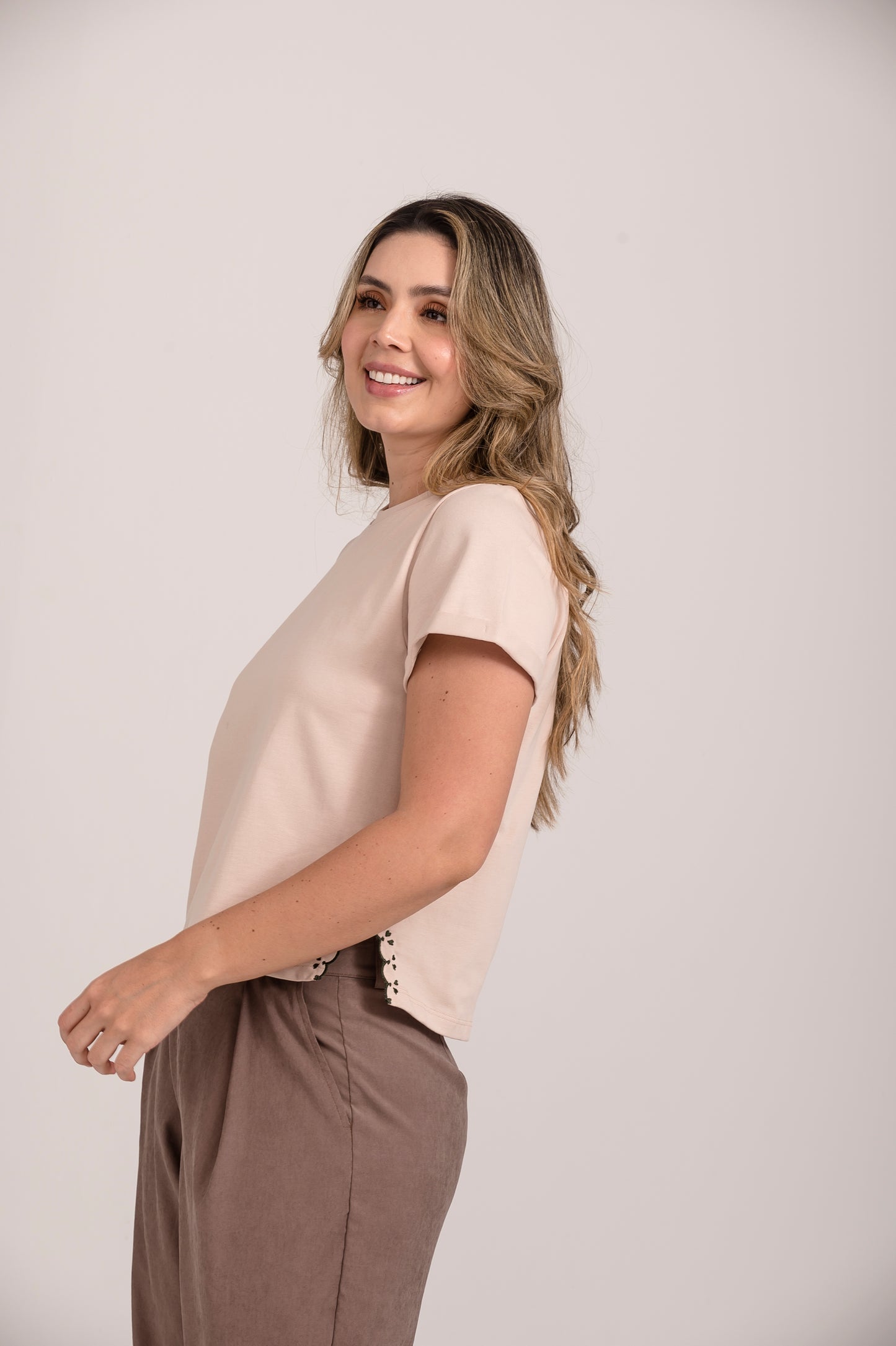 PANTALÓN PRENSES BOTA RECTA - AVENA