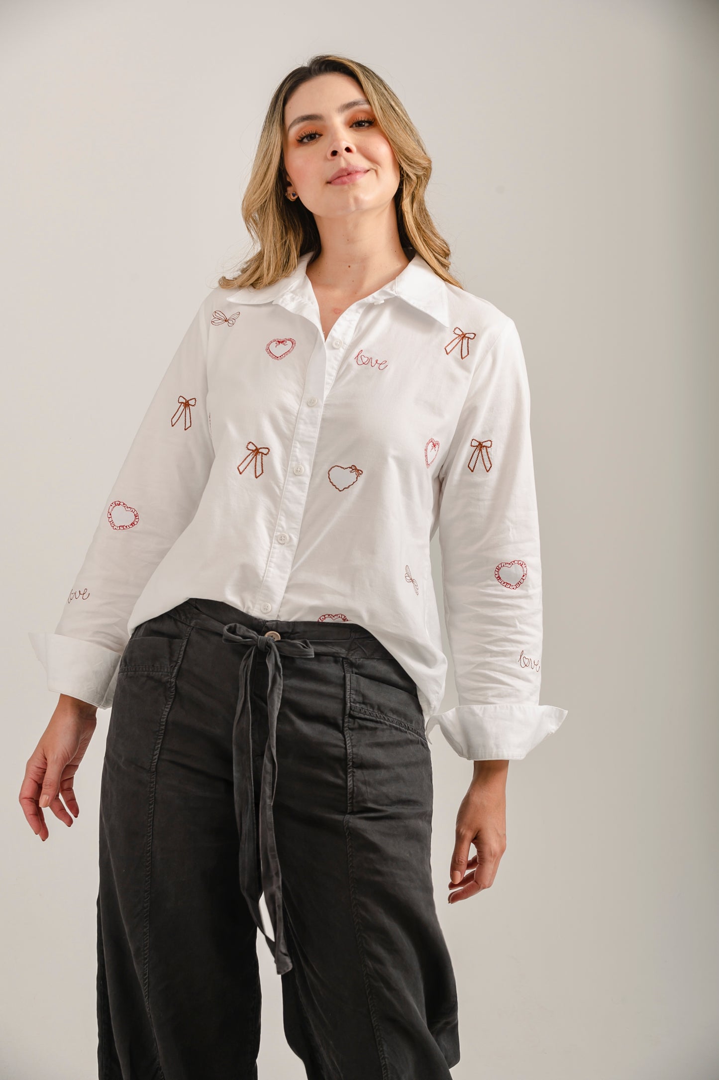 CAMISA MANGA LARGA BORDADA MINI PRINT