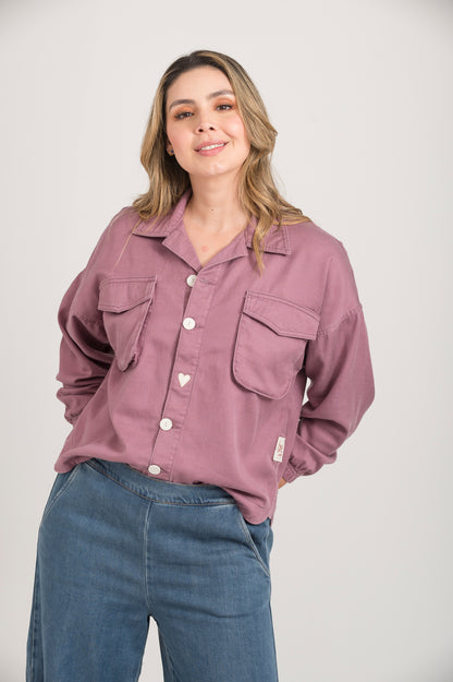 SOBRECAMISA BORDADA CON BOLSILLOS DELANTEROS