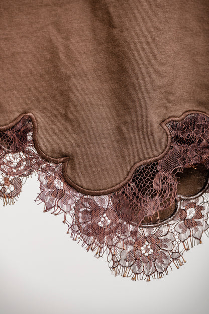 BLUSA BORDADA CON ENCAJE