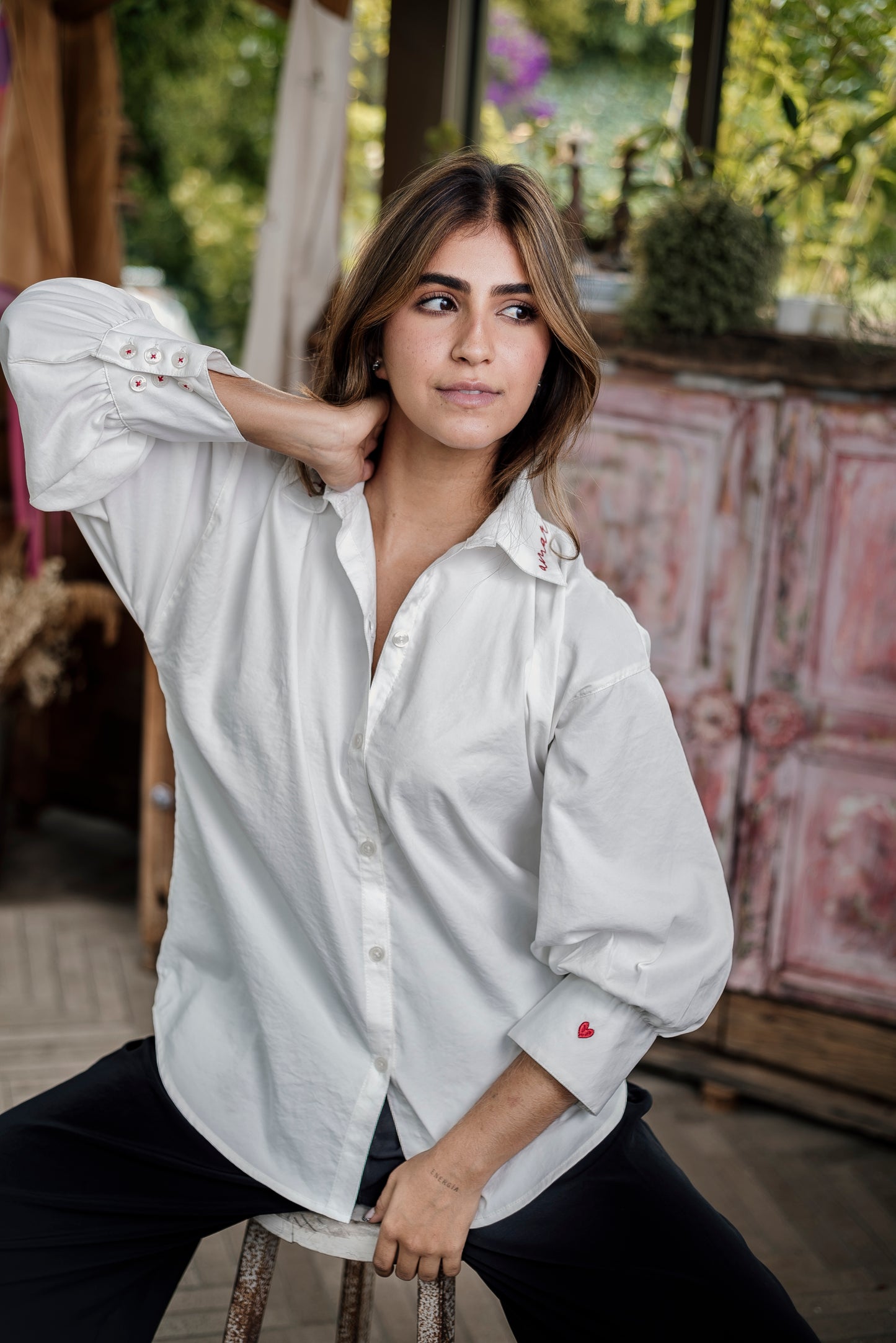 CAMISA MANGA LARGA BORDADA AMOR