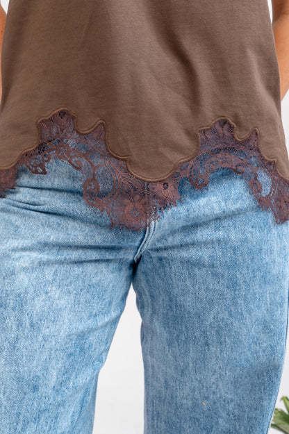 BLUSA BORDADA CON ENCAJE