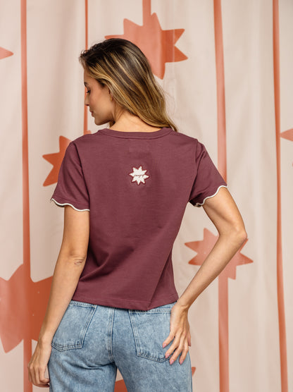 CAMISETA CUELLO REDONDO BORDADADA MORITAS