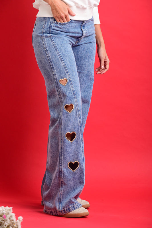 WIDE LEG JEANS CON BORDADOS CORAZÓN
