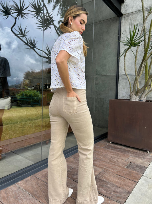 FLARE JEANS CAFÉ CLARO