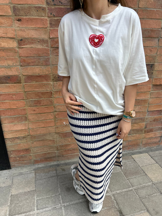 CAMISETA CUELLO ASIMÉTRICO SILHUETA OVERSIZED SWEET HEART
