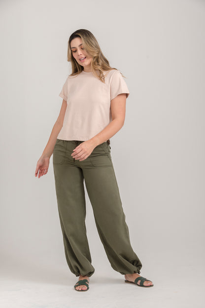 CAMISETA MANGA CORTA ABERTURAS BORDADAS